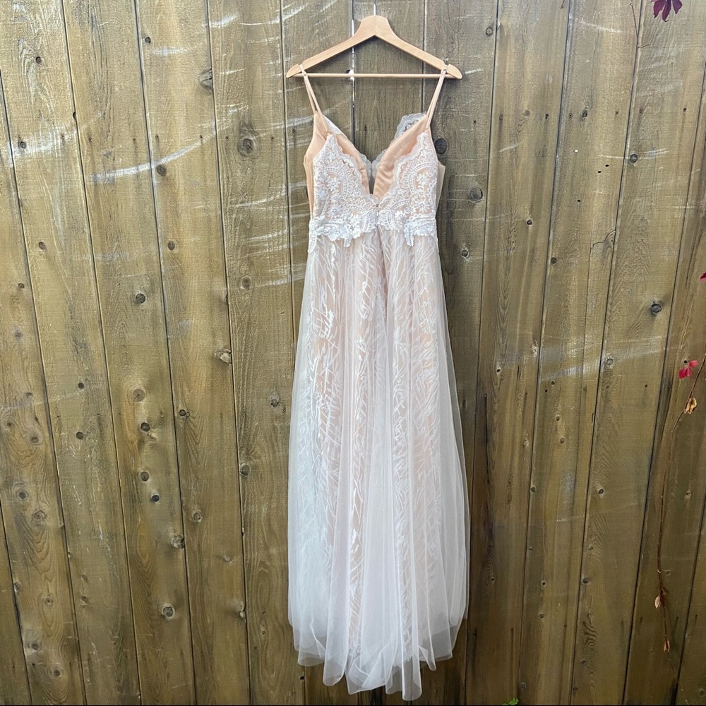 White and Beige Scallop Embroidered Tulle Maxi Dress 🌿 - Picture 4 of 16